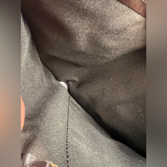 Authentic FENDI trifold wallet (like NEW) - Picture 11 of 13